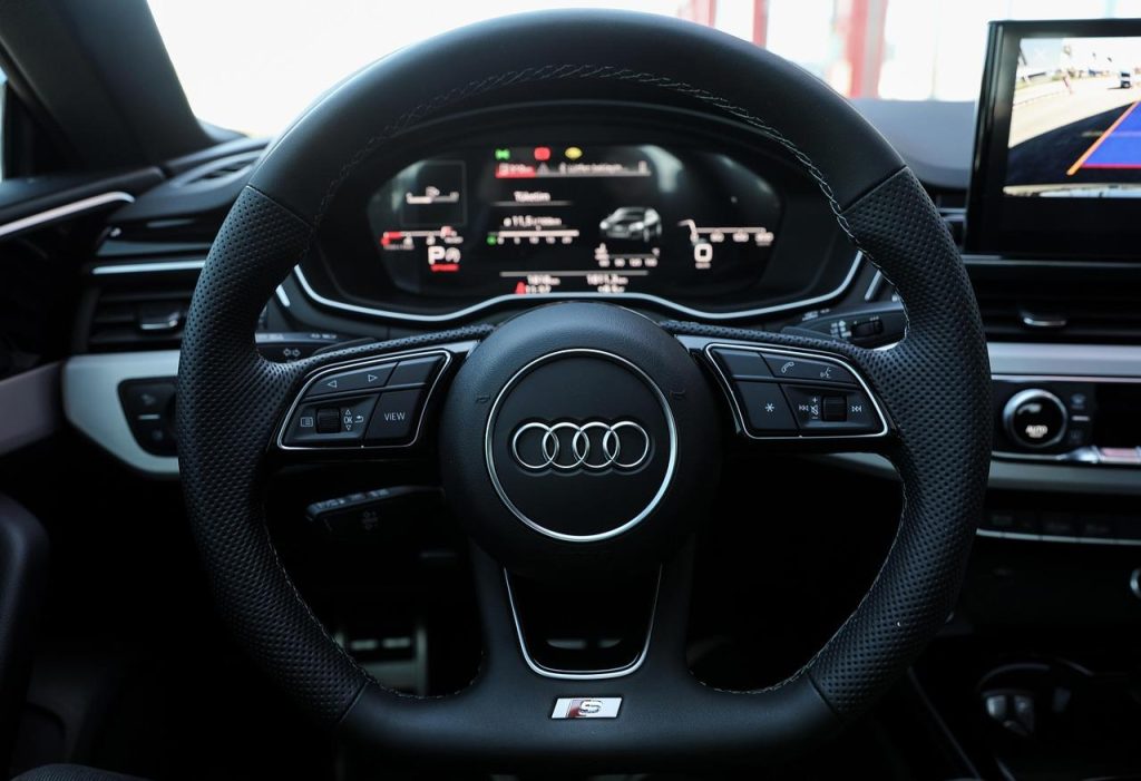 Luxe Audi lease zakelijk auto voor professionele ondernemers met alles inbegrepen service