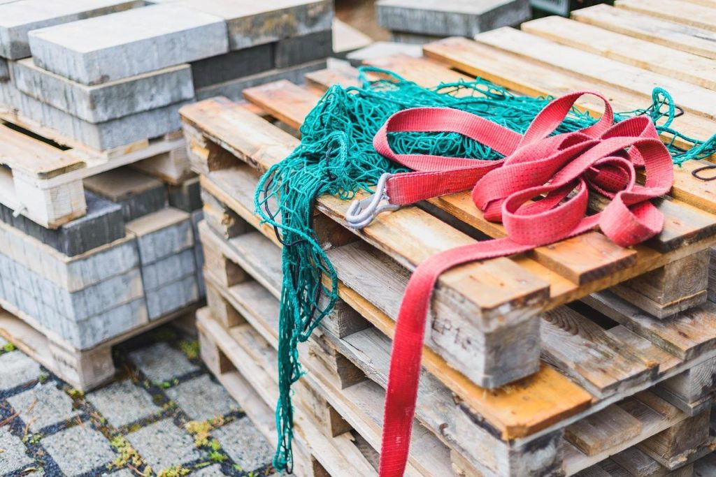 Pallet randen voor flexibel transport - losse, verwijderbare wanden om pallets heen voor veilige opslag en stapeling