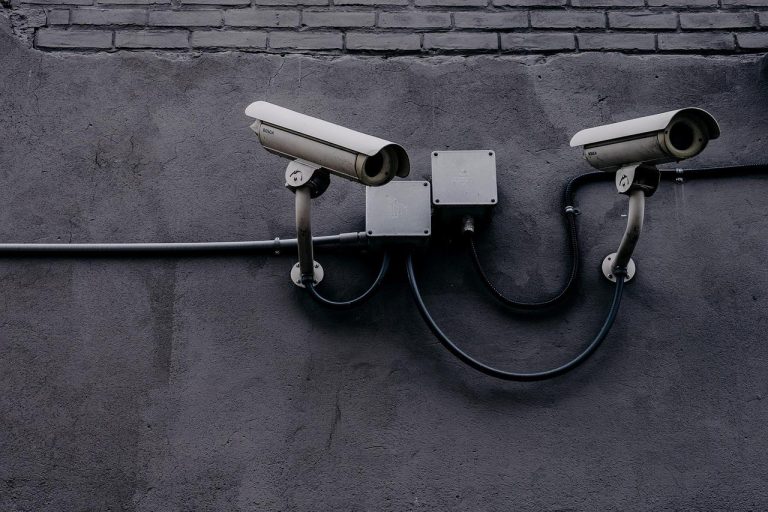 Home Professionele beveiliging en veilig ondernemen: camerasystemen en toegangscontrole voor een veilige werkplek.